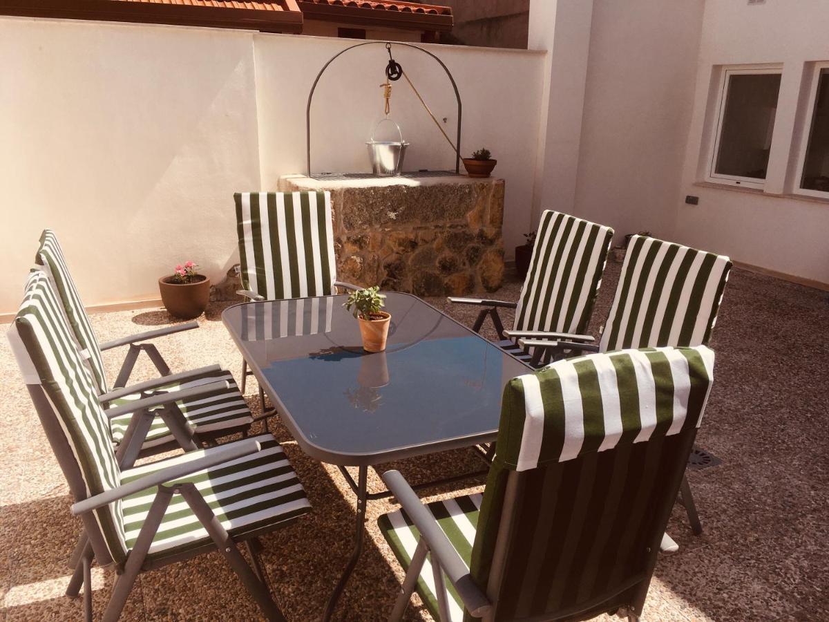 Acogedora Casa Con Patio En El Tiemblo Leilighet Eksteriør bilde