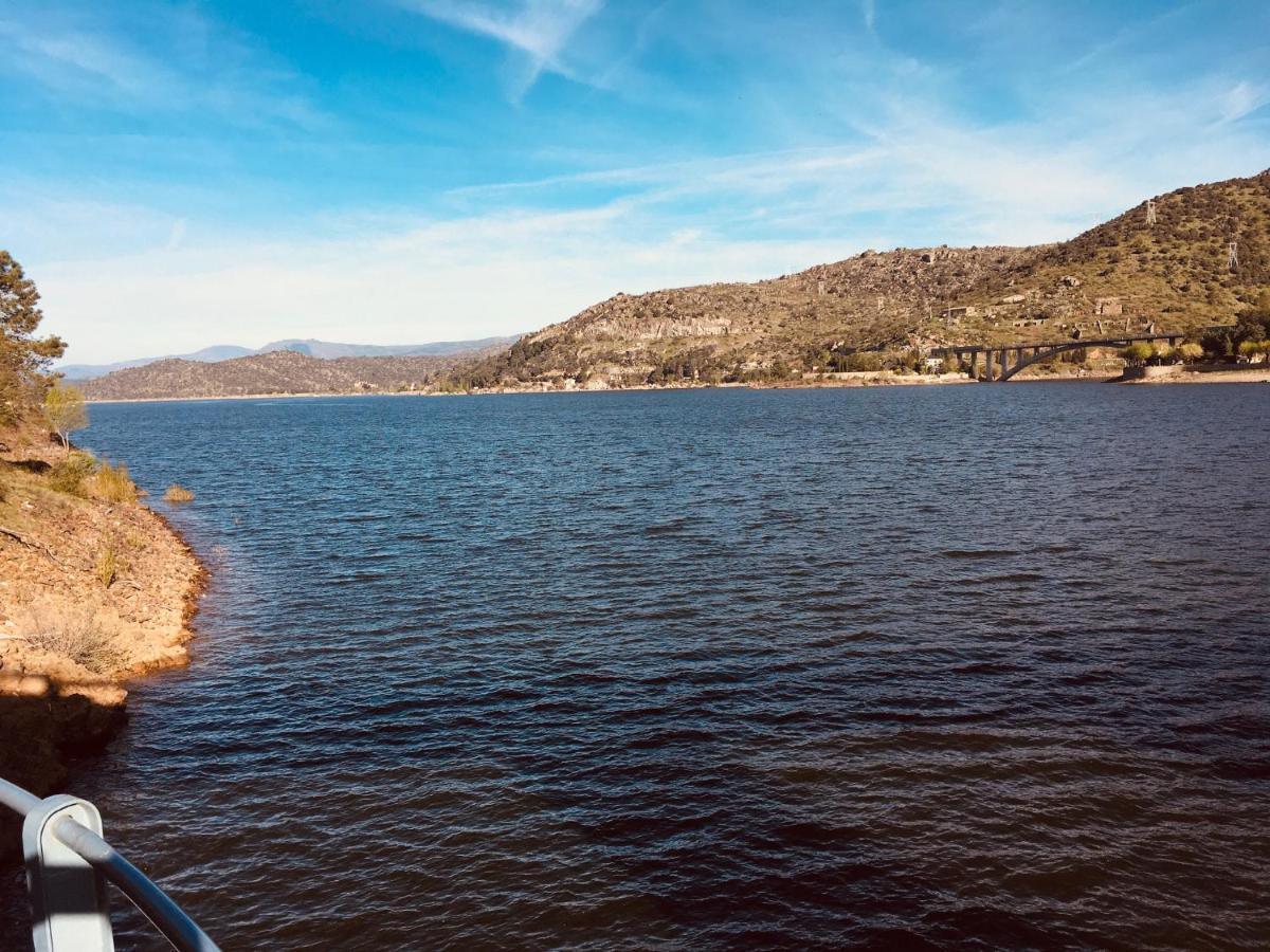 Acogedora Casa Con Patio En El Tiemblo Leilighet Eksteriør bilde